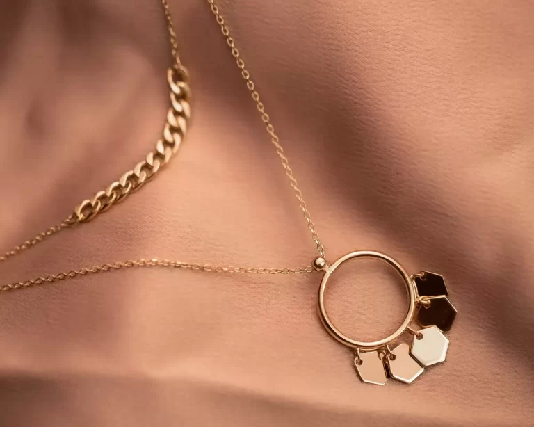 Cuban Link vs Curb Chain: Close Cousins Compared