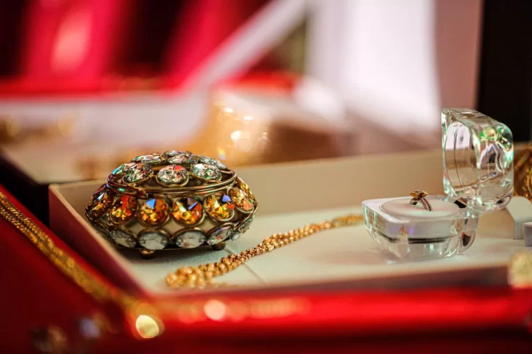 Giving a Cuban Link Chain as a Gift: How to Pick the Right One