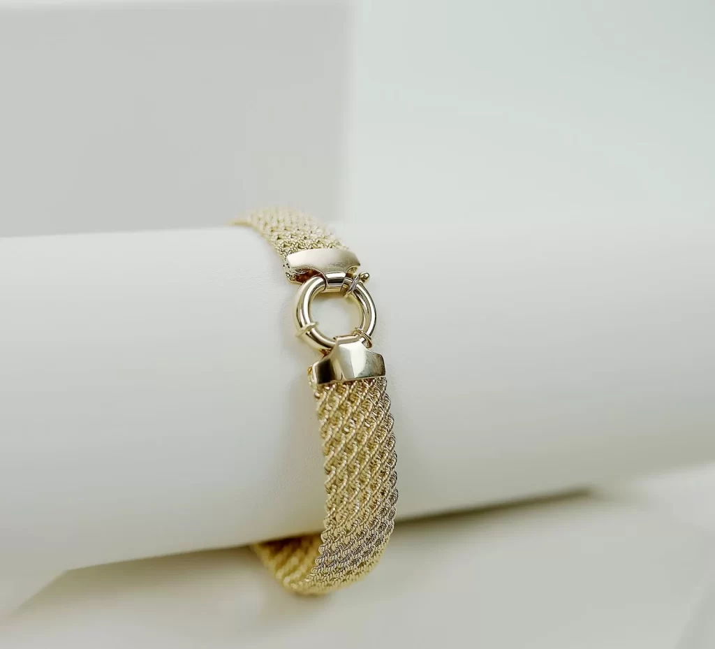 How Much Does a Gold Cuban Link Chain Cost? The Price Factors Explained