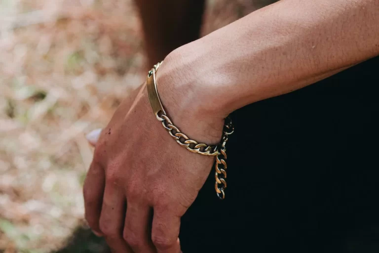 How to Choose a Cuban Link Bracelet Size