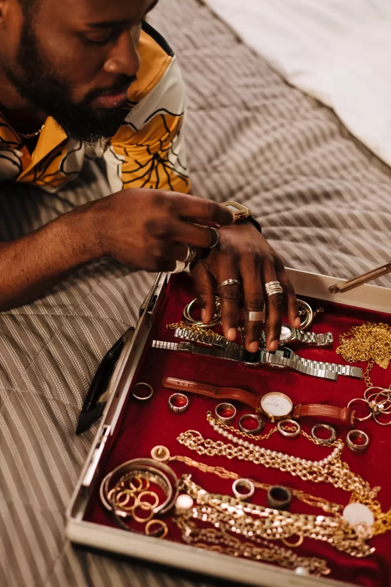 How to Store Gold Chains So They Don't Tangle or Scratch